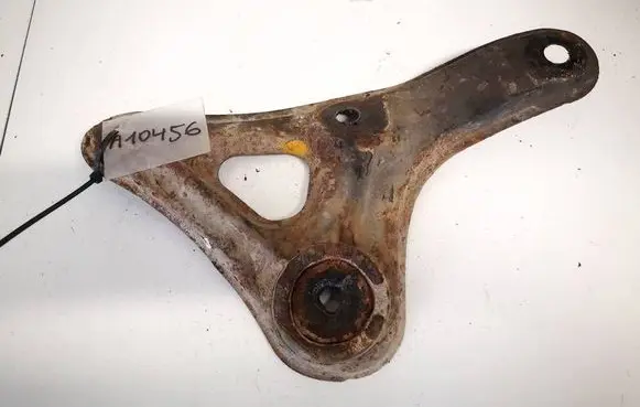 Toyota Avensis T250 Engine mounting bracket 