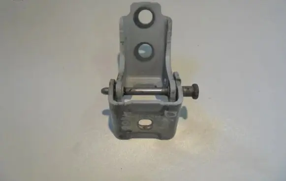 Citroen DS3 Front door upper hinge