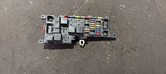 Volvo V70 Fuse box set 9452993 518322110