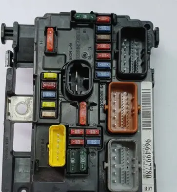 Peugeot 207 BSM Control unit 9664997780 BSMR0700 R07