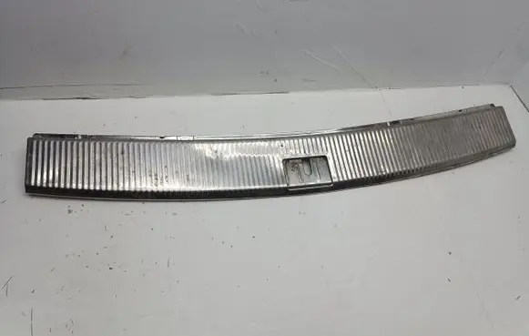 Volkswagen Touareg I Trunk/boot sill cover protection 7L6863459