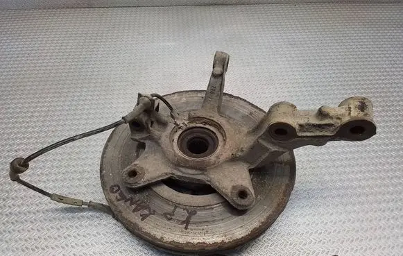 Renault Kangoo II Front wheel hub spindle knuckle 8200755585