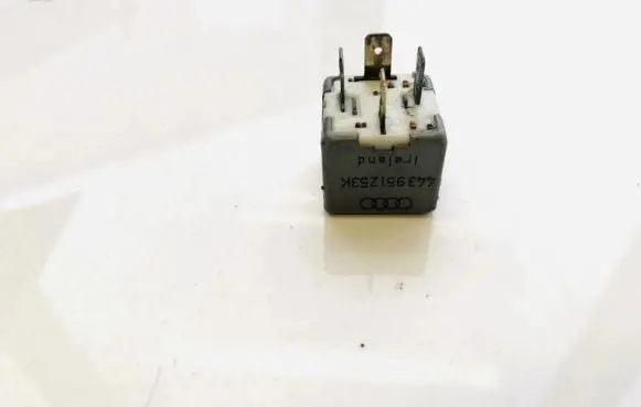 Audi A4 S4 B5 8D Other relay 443951253k