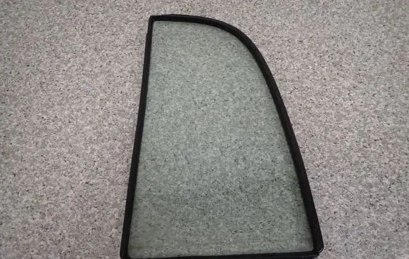 Suzuki Grand Vitara I Sliding door window/glass 