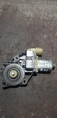 Mini One - Cooper Coupe R56 Front door window regulator motor 0130822381