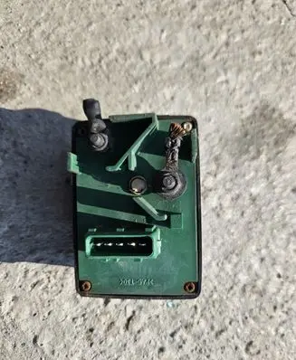 Peugeot 406 Glow plug pre-heat relay 06190307