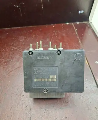 Mercedes-Benz C W203 ABS Pump A2095452632 A2034310912 10092515373