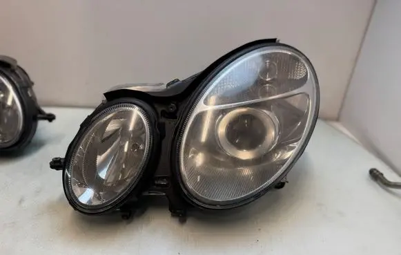 Mercedes-Benz E W211 Headlight/headlamp 7867557