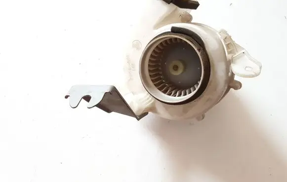 Toyota Prius (XW20) Hybrid/electric vehicle battery fan 8713047070 1172002913