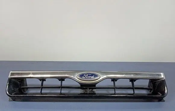 Ford Maverick Front grill 623100F100