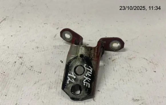 Nissan Juke I F15 Front door lower hinge 