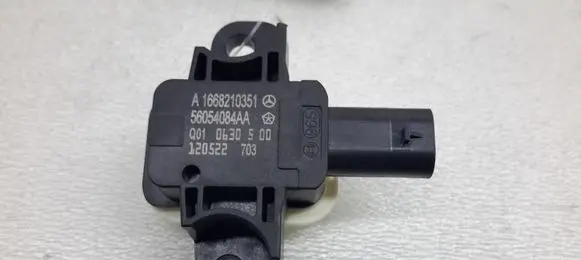 Mercedes-Benz B W246 W242 Airbag deployment crash/impact sensor A1668210351