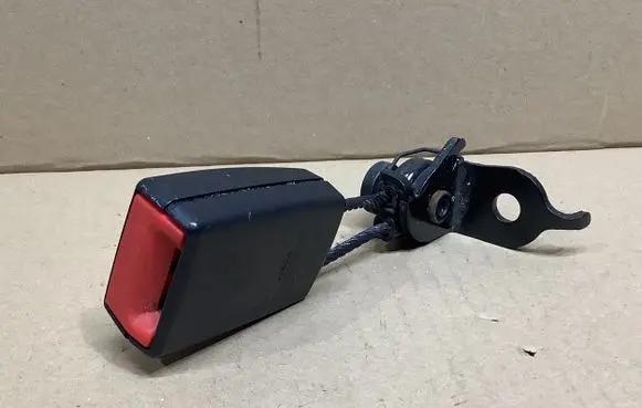 Volkswagen Tiguan Rear seatbelt buckle 5M0857753E