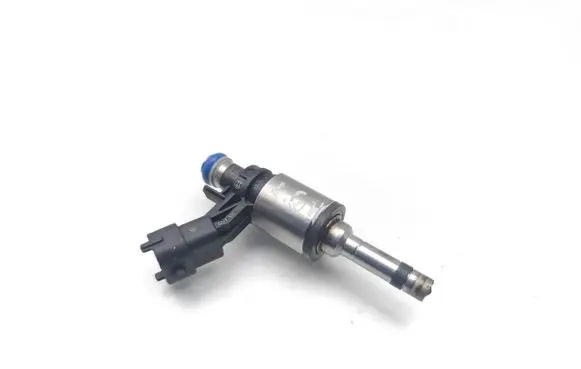 Hyundai Tucson LM Fuel injector 0261500100