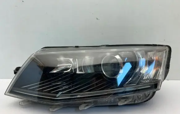 Skoda Octavia Mk3 (5E) Headlight/headlamp 5E1941015B