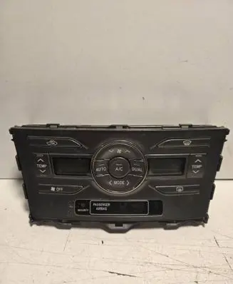 Toyota Auris 150 Climate control unit 5590012A30B 6M2807C
