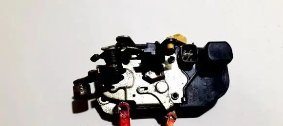 Chrysler PT Cruiser Front door lock