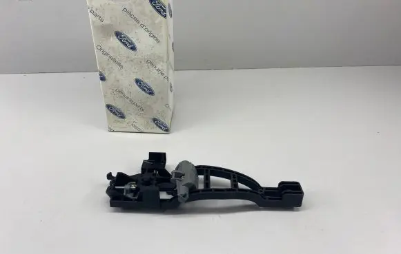 Ford Focus Front door exterior handle/bracket 3M51R224A37