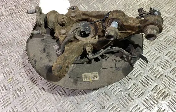 Toyota RAV 4 (XA50) Front wheel hub