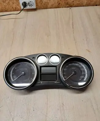 Peugeot 308 Speedometer (instrument cluster) 9665107380 610334 TN8550G11