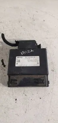 Seat Ibiza IV (6J,6P) Voltage converter/converter module 8K0959663B 8K0959663