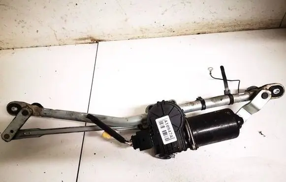 Front wiper linkage and motor