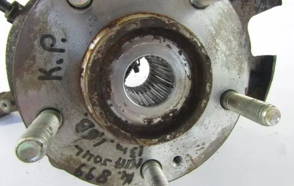 KIA Soul Front wheel hub