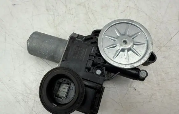 Toyota C-HR I Front door window regulator motor 85710F4010
