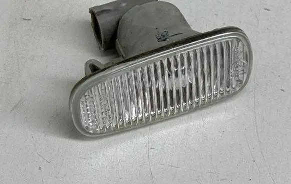 Lexus LS UCF30 Front fender indicator light 8173151021