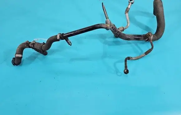 Engine coolant pipe/hose