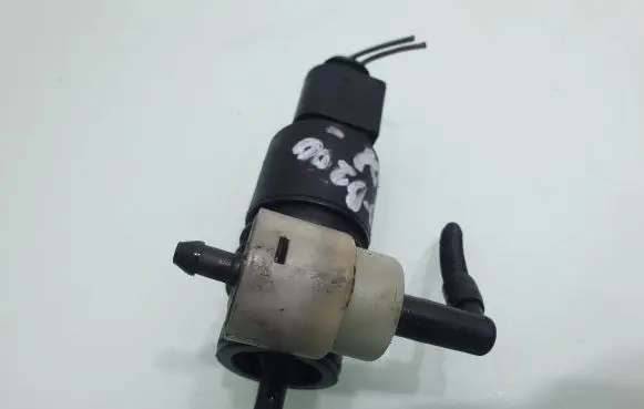 Mercedes-Benz B W245 Windscreen/windshield washer pump 0165454626