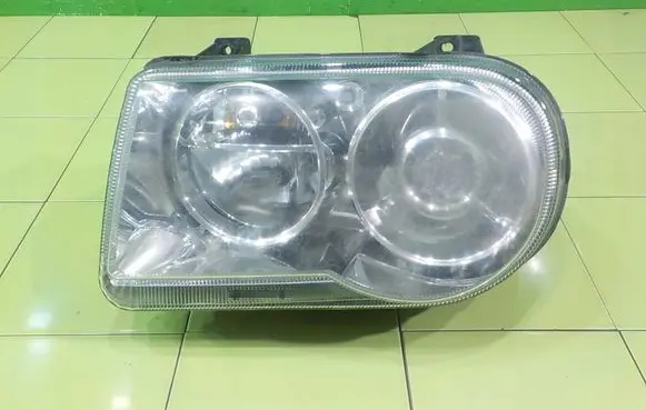 Chrysler 300 - 300C Headlight/headlamp PRZOD
