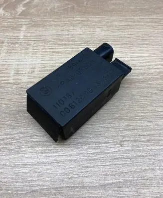 BMW 7 E38 AUC sensor 8391470 110187