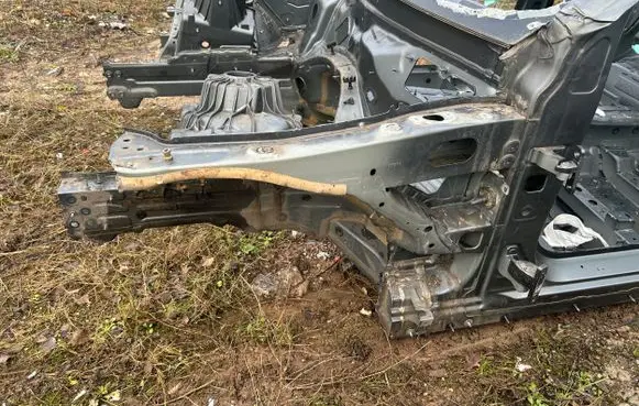 Mercedes-Benz EQC Front quarter panel 