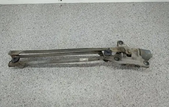 Volvo V50 Front wiper linkage