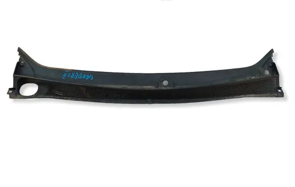 Dacia Sandero II Wiper trim 668113105