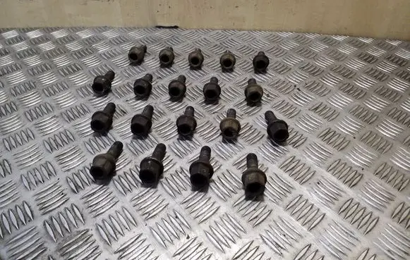 KIA Sorento Nuts/bolts 