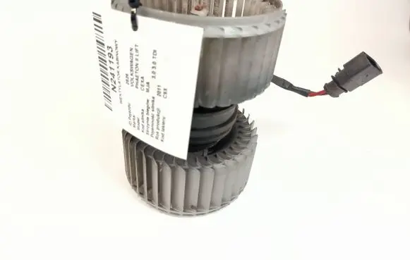 Volkswagen Phaeton Heater fan/blower MF0160700551 0130111045