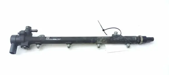 Mercedes-Benz C W203 Fuel main line pipe 0445214004 A6110780149 A6110700095
