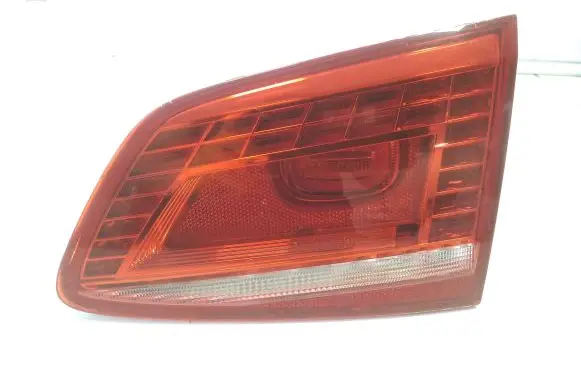 Volkswagen PASSAT B7 Tailgate rear/tail lights