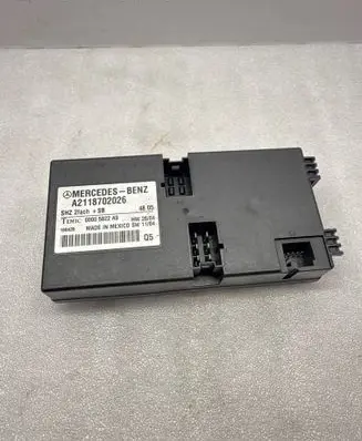 Mercedes-Benz E W211 Seat control module A2118702026 00005822A9