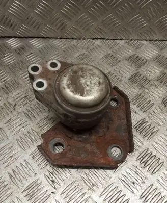 Ford Fiesta Engine mount bracket