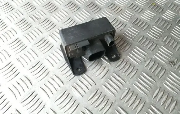 Glow plug pre-heat relay