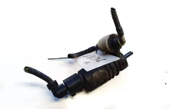 Volkswagen Golf V Windscreen/windshield washer pump
