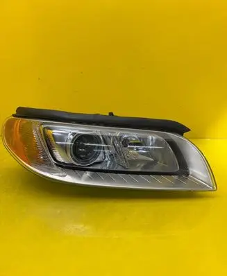 Volvo XC70 Headlight/headlamp 31383541