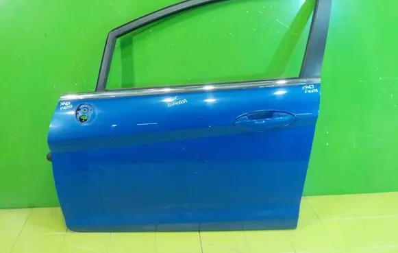 Ford Fiesta Front door PRZOD XP169
