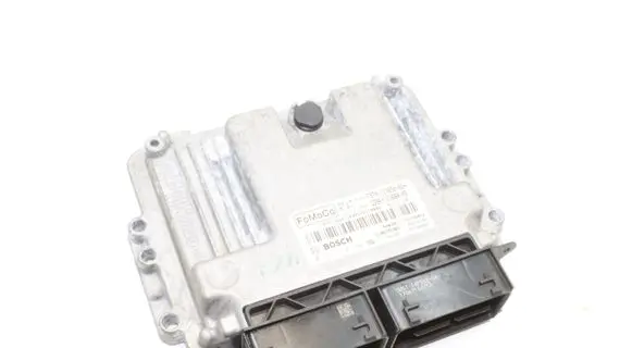 Ford Mondeo MK V Engine control unit/module 0261S18384 1039T06065