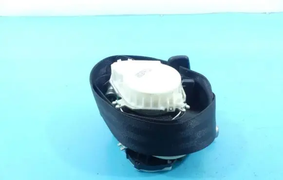 Volkswagen PASSAT B6 Front seatbelt 33042933H IMPRK1109238