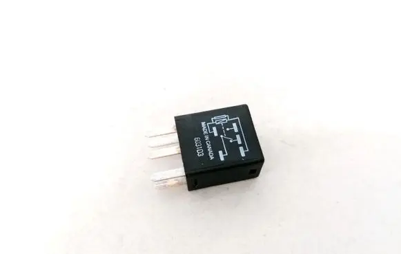 Chrysler 300 - 300C Other relay 05269988AA 21911C