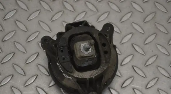 BMW 4 F32 F33 Engine mount bracket 6855456